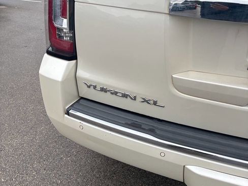Used 2015 GMC Yukon XL Denali w/ Touring Package AWD/4WD image 25