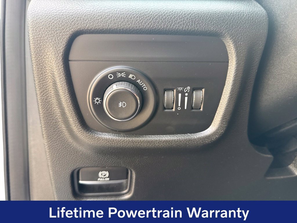 Used 2021 Jeep Grand Cherokee L Limited RWD image 19