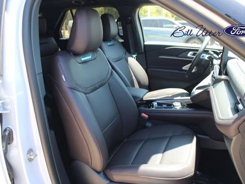 New 2026 Ford Explorer Platinum RWD image 7
