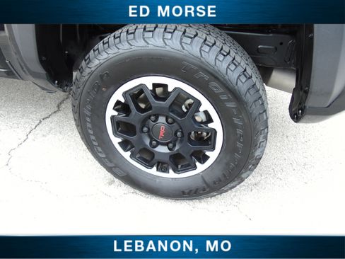 Used 2024 Toyota Tacoma TRD Off-Road image 9