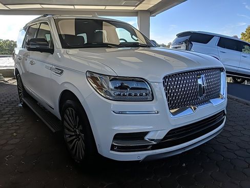Used 2020 Lincoln Navigator Reserve w/ Luxury Package image 3