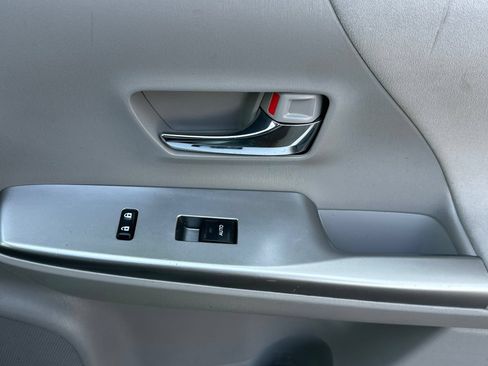Used 2017 Toyota Prius V Three FWD image 22