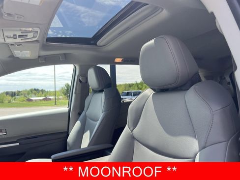 Used 2024 Toyota Sienna XLE w/ XLE Plus Package AWD/4WD image 2