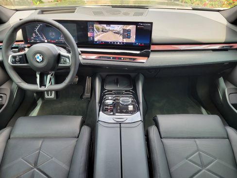 Used 2024 BMW 540i xDrive w/ Executive Package image 12