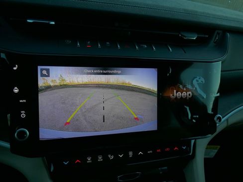 New 2026 Jeep Grand Cherokee Limited image 25