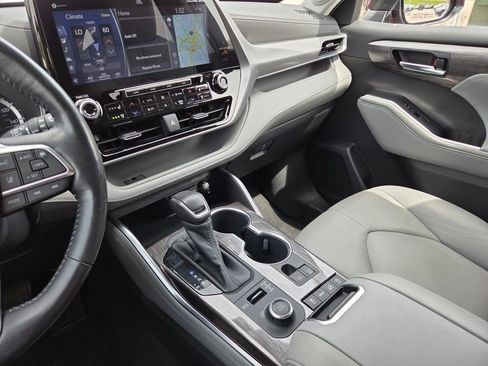 Used 2020 Toyota Highlander Platinum AWD/4WD image 36