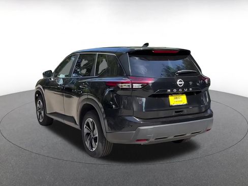 Used 2025 Nissan Rogue SV FWD image 10