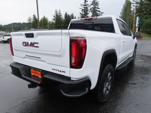 Used 2024 GMC Sierra 1500 AT4X image 8