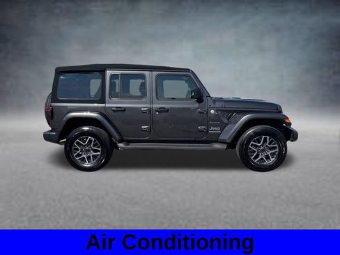 Used 2024 Jeep Wrangler Unlimited Sahara AWD/4WD image 4