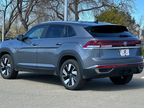 Used 2024 Volkswagen Atlas Cross Sport SE AWD/4WD image 6