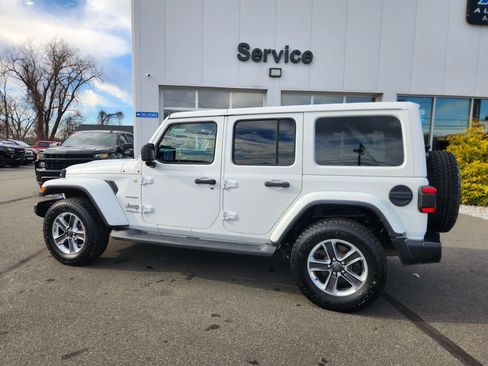 Used 2019 Jeep Wrangler Unlimited Sahara w/ Dual Top Group image 8