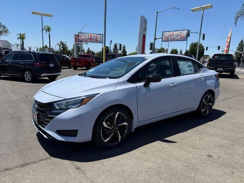 New 2025 Nissan Versa SR w/ Trunk Package image 3