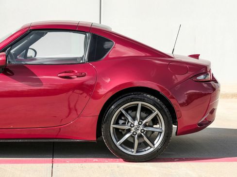 Used 2018 MAZDA MX-5 Miata RF Grand Touring RWD image 17