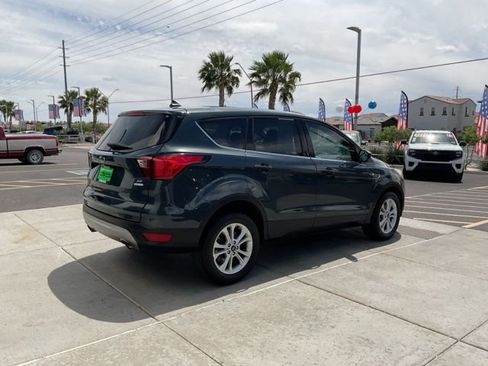 Used 2019 Ford Escape SE FWD image 8