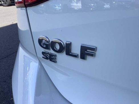 Used 2018 Volkswagen Golf SE image 6