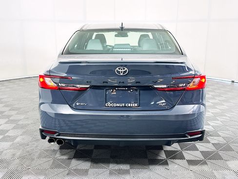 Used 2025 Toyota Camry SE FWD image 4