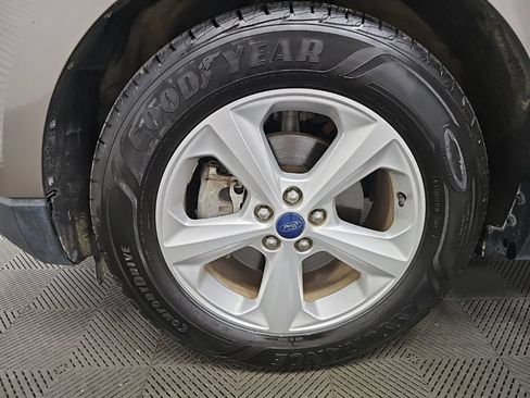 Used 2019 Ford Edge SE FWD image 39