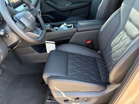 New 2026 Nissan Rogue Platinum AWD/4WD image 18