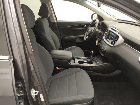 Used 2018 Kia Sorento FWD image 21