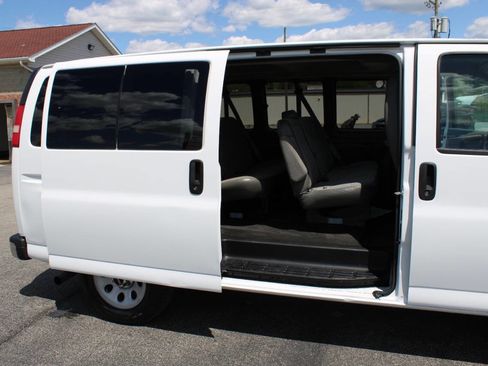 Used 2014 GMC Savana 1500 LT w/ LT Preferred Equipment Group RWD image 30