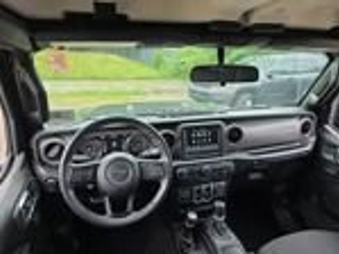 Used 2022 Jeep Wrangler Unlimited Sport AWD/4WD image 32