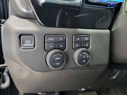 Certified 2024 Chevrolet Silverado 2500 LTZ image 29