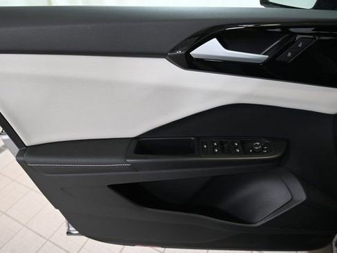 Used 2025 Volkswagen Taos S image 20