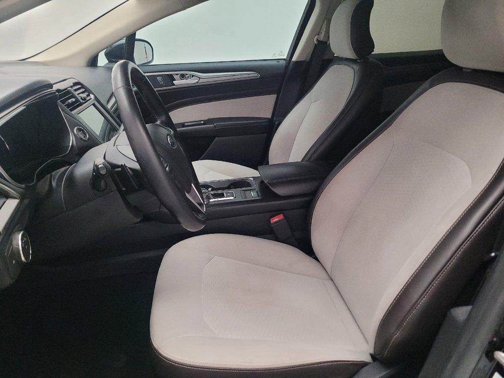 Used 2019 Ford Fusion SE w/ Equipment Group 151A FWD image 17