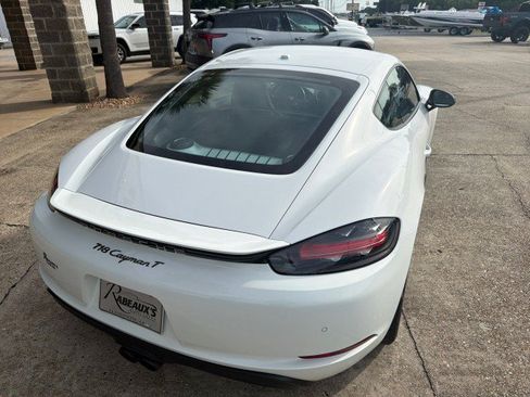 Used 2021 Porsche 718 Cayman RWD image 9