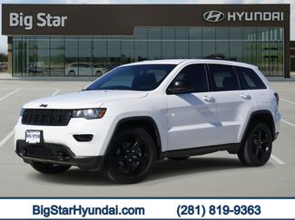 Used 2019 Jeep Grand Cherokee Laredo video 1