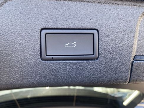 New 2026 Volkswagen Atlas SE image 15