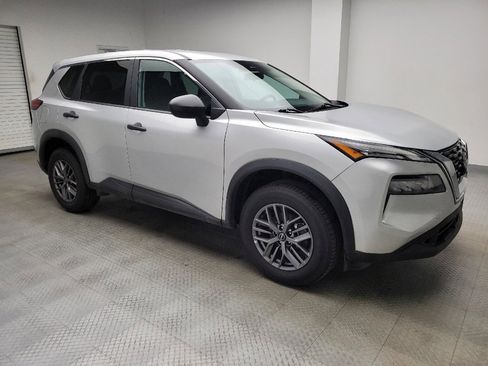 Used 2024 Nissan Rogue S image 11