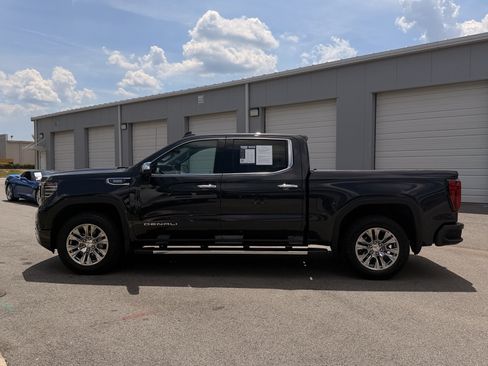 Used 2025 GMC Sierra 1500 Denali w/ Technology Package AWD/4WD image 9