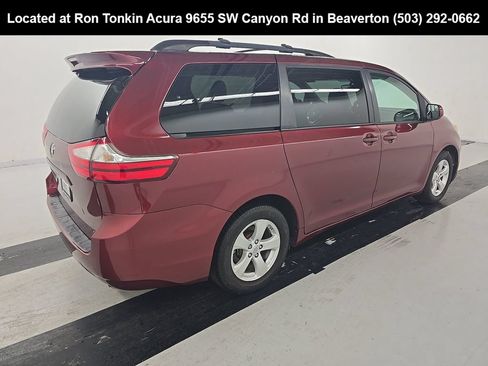 Used 2017 Toyota Sienna LE FWD image 5
