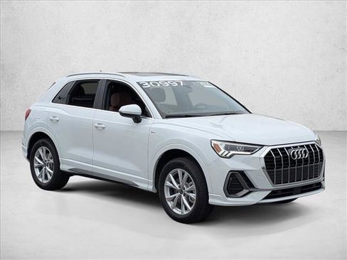 Certified 2025 Audi Q3 2.0T Premium w/ Convenience Package image 3