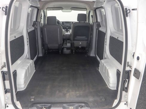 Used 2017 Nissan NV200 SV w/ Technology Package FWD image 12