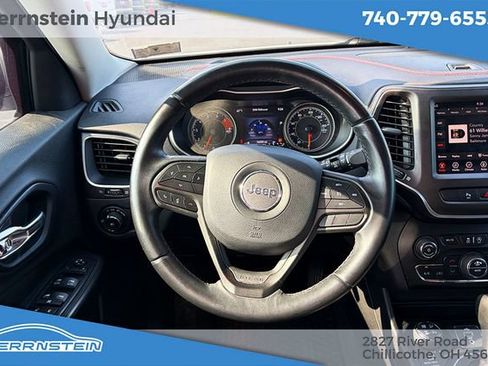 Used 2019 Jeep Cherokee Trailhawk AWD/4WD image 7
