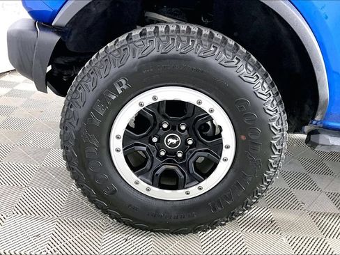 Used 2023 Ford Bronco Badlands AWD/4WD image 7