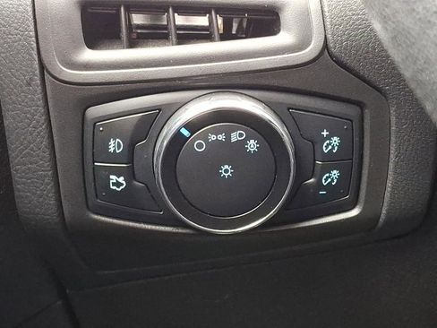 Used 2014 Ford Focus SE w/ Equipment Group 201A image 22