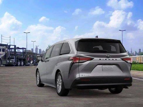 New 2026 Toyota Sienna LE AWD/4WD image 51