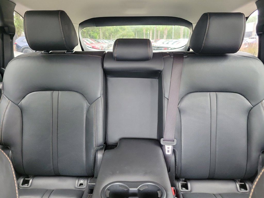 Used 2025 MAZDA CX-70 3.3 Turbo w/ Preferred Package AWD/4WD image 14
