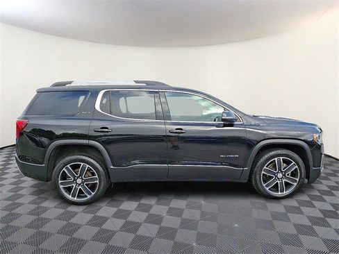 Certified 2023 GMC Acadia SLT w/ Preferred Package image 8