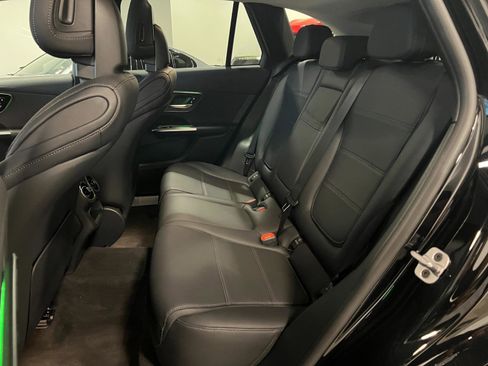 Used 2025 Mercedes-Benz GLC 350e 4MATIC image 29