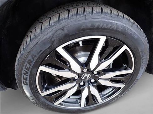 Used 2022 Honda Pilot Touring image 7