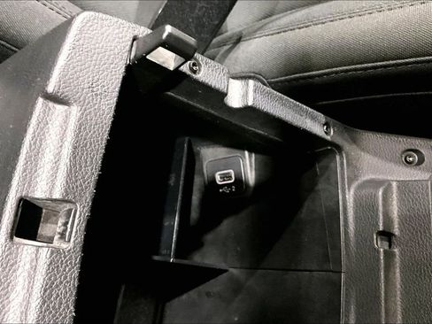 Used 2018 Jeep Wrangler Unlimited Sport S image 28