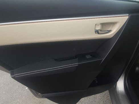Used 2015 Toyota Corolla LE FWD image 17