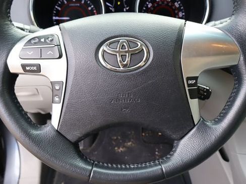 Used 2013 Toyota Highlander SE AWD/4WD image 12