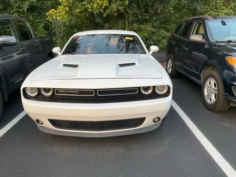 Used 2016 Dodge Challenger SXT Plus RWD image 10