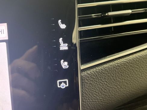 Used 2024 Jeep Wagoneer Series II w/ Flexible Seating Group image 60