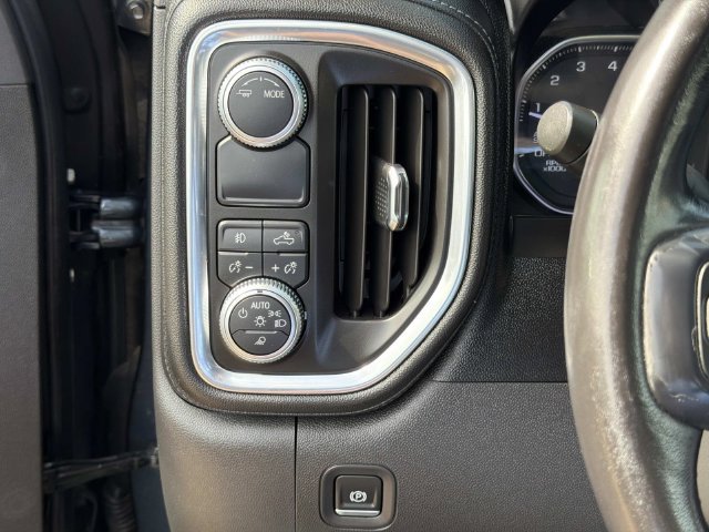 Used 2020 GMC Sierra 1500 SLT RWD image 26
